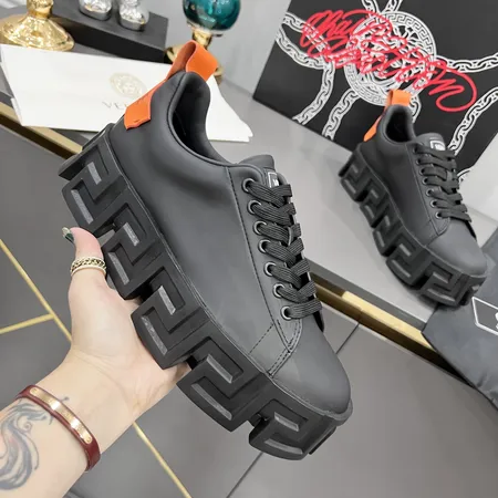 ヴェルサーチ カジュアルシューズ