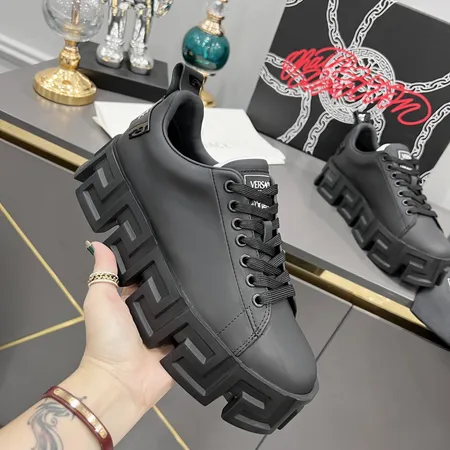 ヴェルサーチ カジュアルシューズ