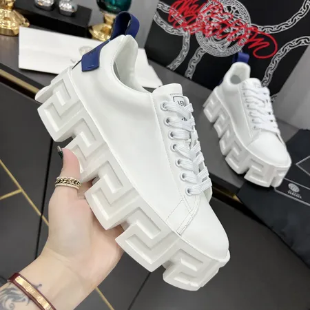 ヴェルサーチ カジュアルシューズ