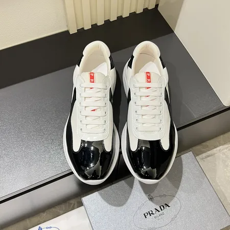 プラダ スニーカー