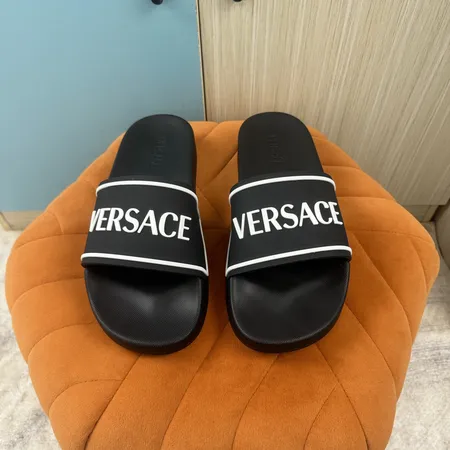 ヴェルサーチ スリッパ