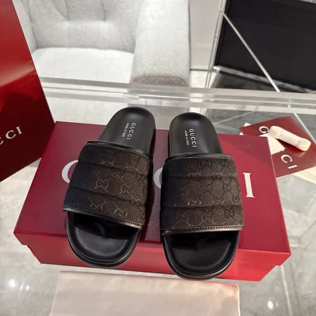 グッチ スリッパ