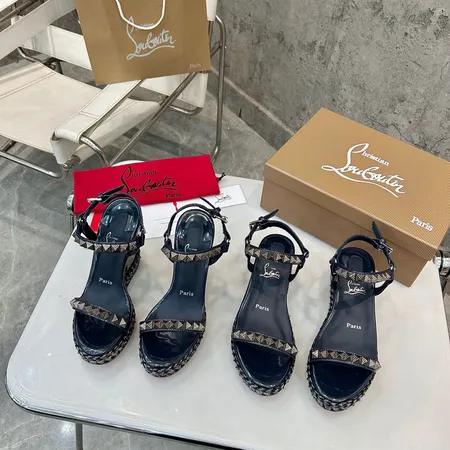 クリスチャン・ルブタン サンダル