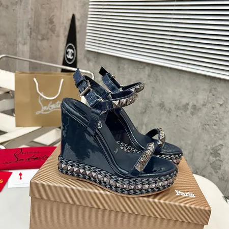 クリスチャン・ルブタン サンダル