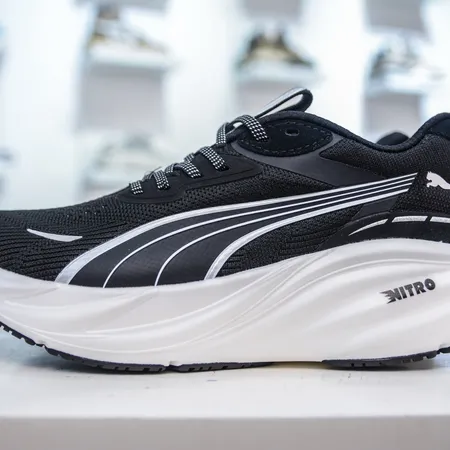 プーマ スニーカー