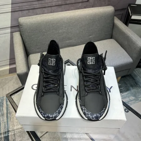 ジバンシィ スニーカー