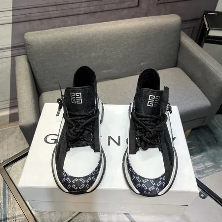 ジバンシィ スニーカー