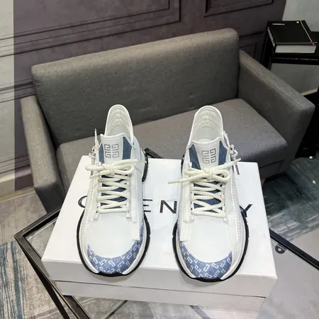 ジバンシィ スニーカー