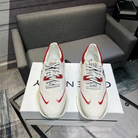 ジバンシィ スニーカー