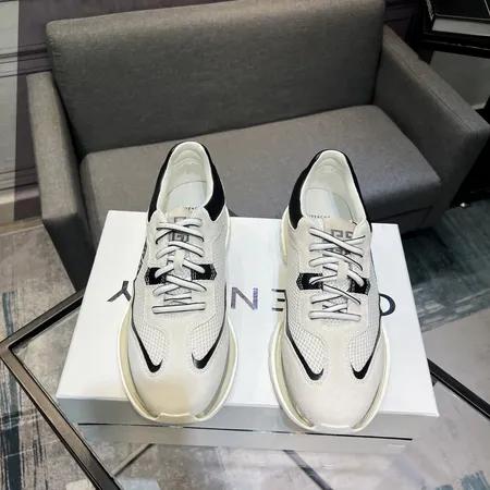 ジバンシィ スニーカー