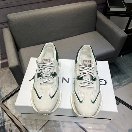 ジバンシィ スニーカー