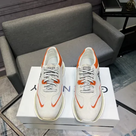 ジバンシィ スニーカー