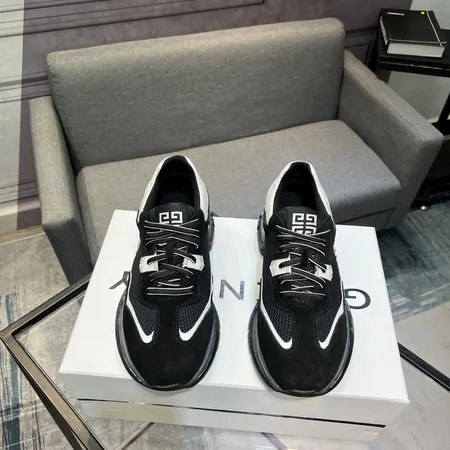 ジバンシィ スニーカー