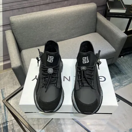 ジバンシィ スニーカー