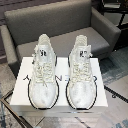 ジバンシィ スニーカー