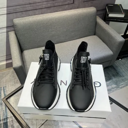 ジバンシィ スニーカー