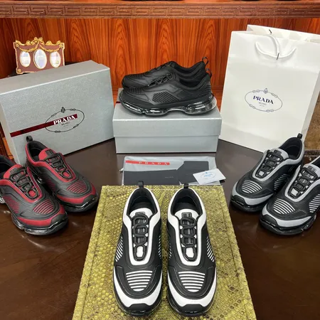 プラダ スニーカー