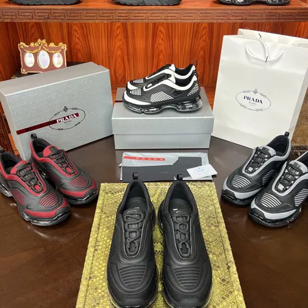 プラダ スニーカー