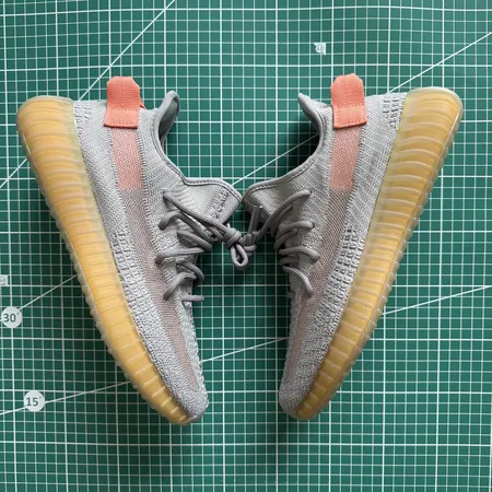 アディダス スニーカー