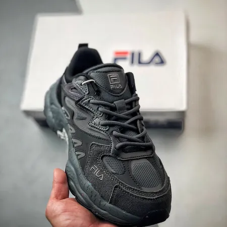 フィラ スニーカー