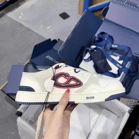 カウズ カジュアルシューズ