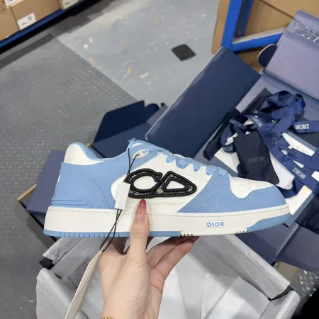 カウズ カジュアルシューズ