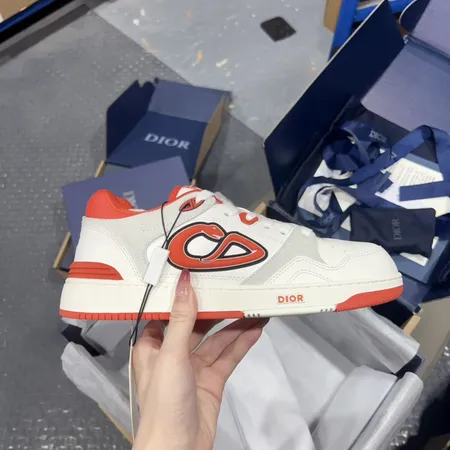 カウズ カジュアルシューズ