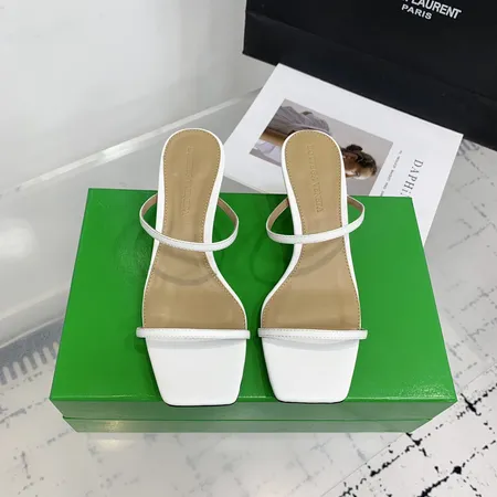 ボッテガ ヴェネタ サンダル