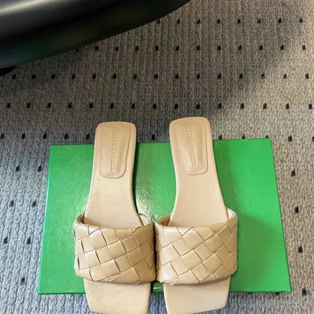 ボッテガ ヴェネタ スリッパ
