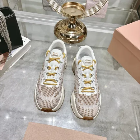 ミュウミュウ スニーカー