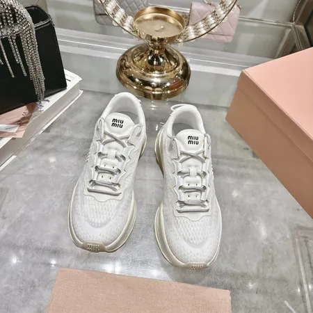 ミュウミュウ スニーカー