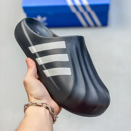 アディダス スリッパ