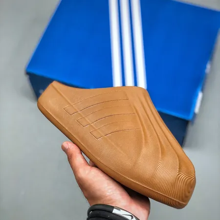 アディダス スリッパ