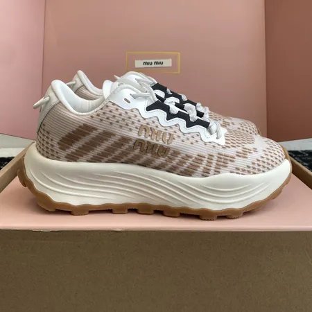 ミュウミュウ カジュアルシューズ