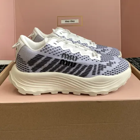 ミュウミュウ カジュアルシューズ