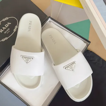 プラダ スリッパ
