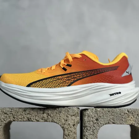 プーマ スニーカー