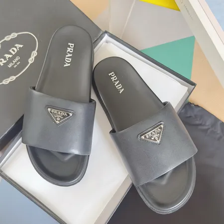 プラダ スリッパ