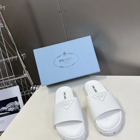 プラダ スリッパ