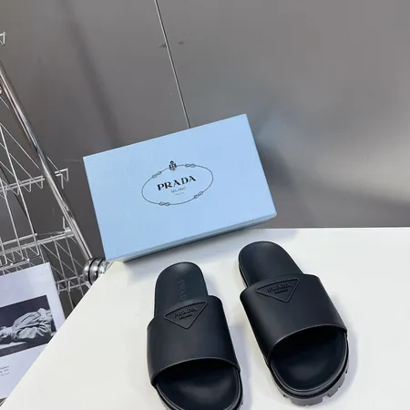 プラダ スリッパ