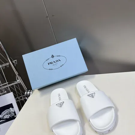 プラダ スリッパ