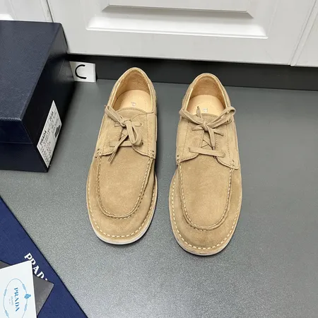 プラダ カジュアルシューズ