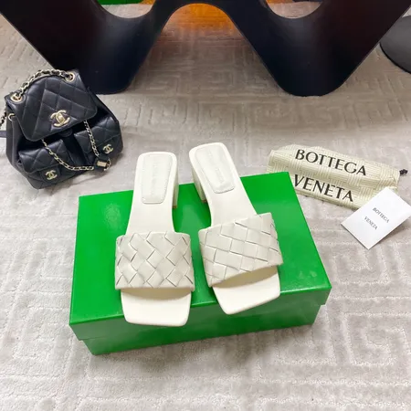 ボッテガ ヴェネタ スリッパ