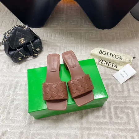 ボッテガ ヴェネタ スリッパ