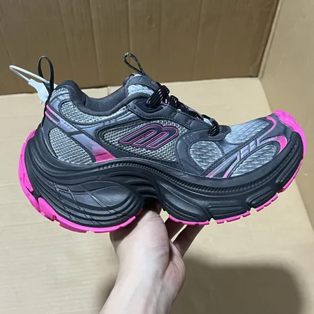 バレンシアガ スニーカー