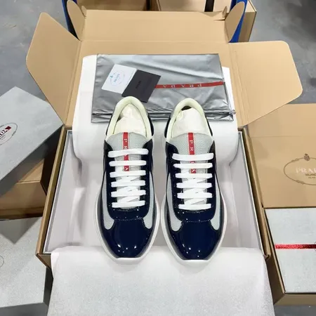 プラダ スニーカー