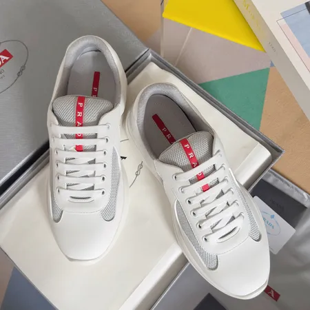 プラダ スニーカー