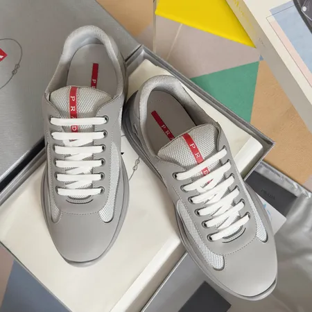 プラダ カジュアルシューズ