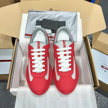 プラダ カジュアルシューズ