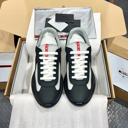 プラダ カジュアルシューズ